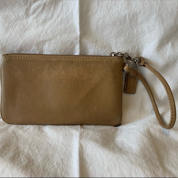 Coach wristlet with buckle - Picture 2 of 5
